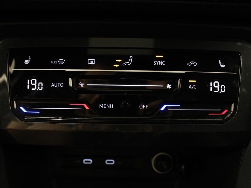 Seat Tarraco 2,0 TSi 140kW 4x4 FR Záruka ČR - fotka 22 z 28