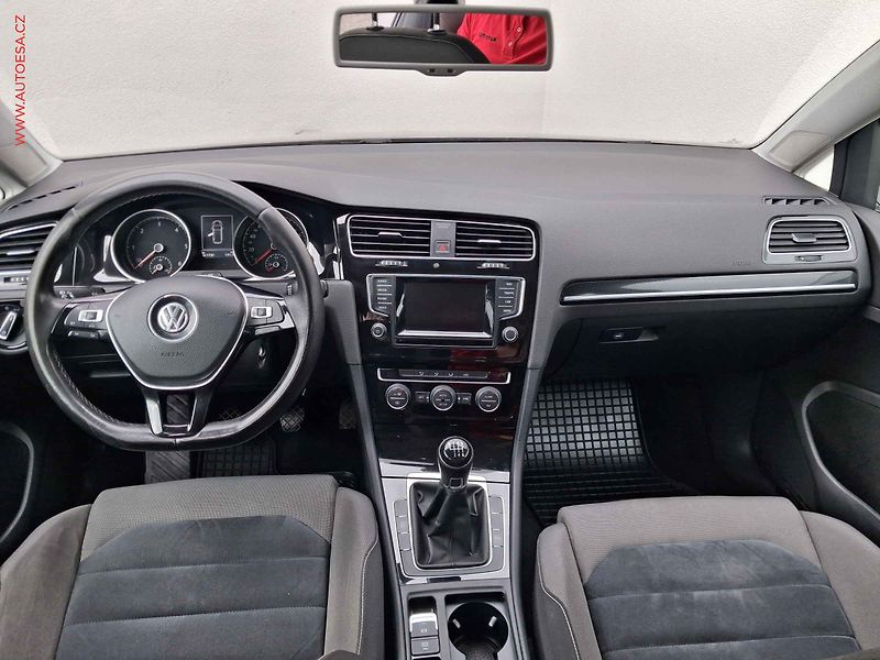 Volkswagen Golf (2014) 2.0TDi, Highline, navi - fotka 8 z 18