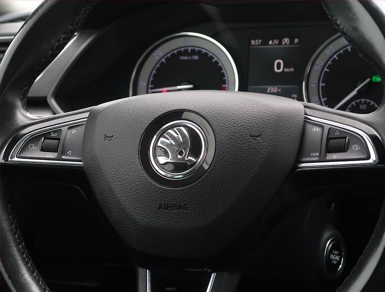 Škoda Superb (2019) Ambition Plus 2.0 TDI, Automat - fotka 25 z 25