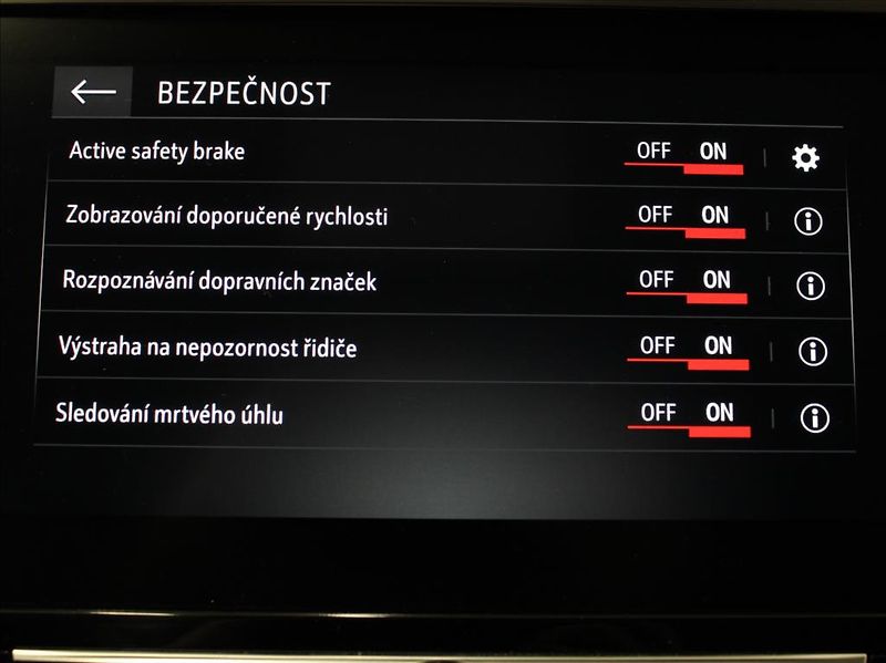 Opel Corsa 0,0 50kWh 41tkm. 1.majitel.ČR - fotka 13 z 24