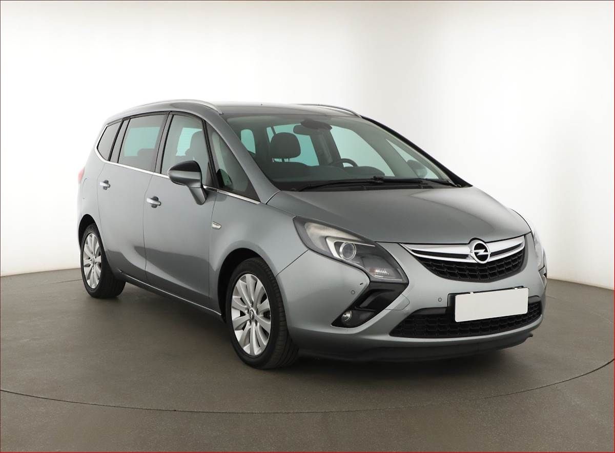 Opel Zafira 2.0 CDTI, nová STK, Tažné