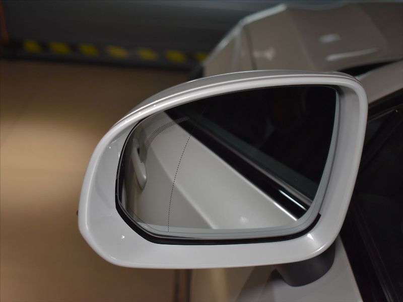 Volvo V90 2,0 D5 AWD CC PRO - fotka 26 z 28