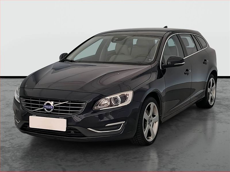 Volvo V60 (2017) T6 AWD, 4X4, Automat - fotka 2 z 16