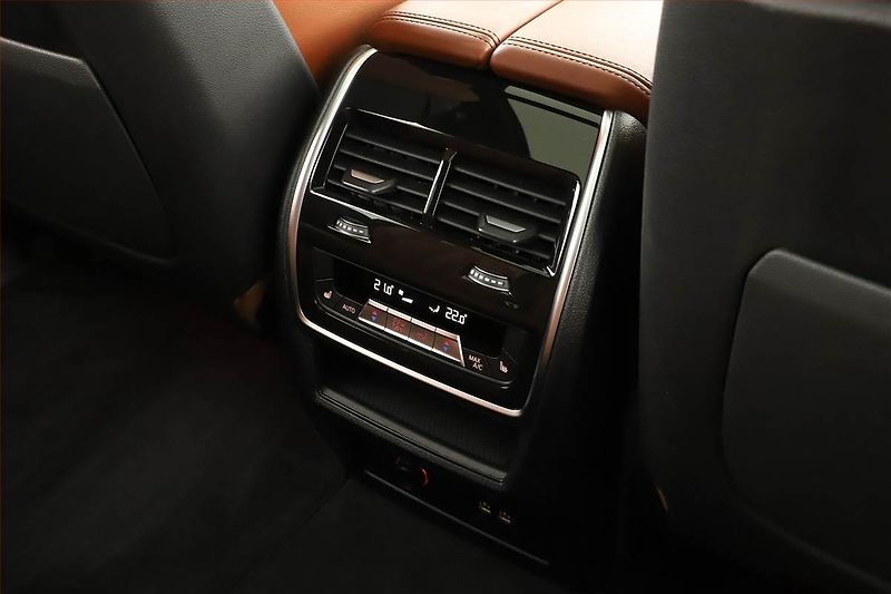 BMW X7 (2022) xDrive40d - fotka 16 z 20