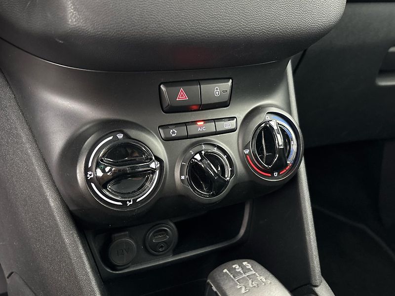 Peugeot 208 Hatchback 208 - fotka 19 z 25