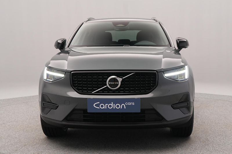 Volvo XC40 (2026) B3 AUT DARK PLUS - fotka 15 z 23