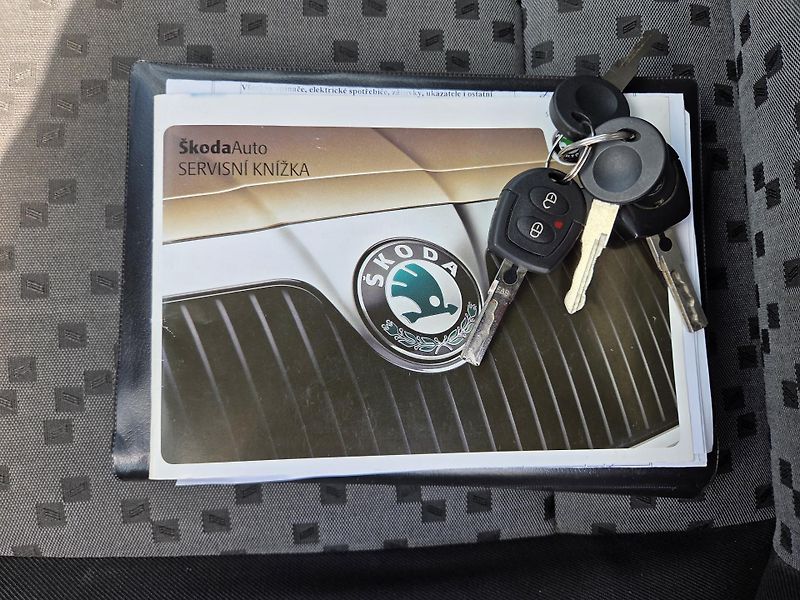Škoda Fabia (2006) 1.2 HTP 64 Classic MAN5 - fotka 23 z 23