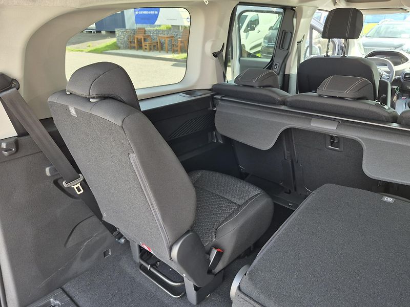 Peugeot Rifter (2026) Long ALLURE HDi 130 S&S MAN6 - fotka 12 z 21