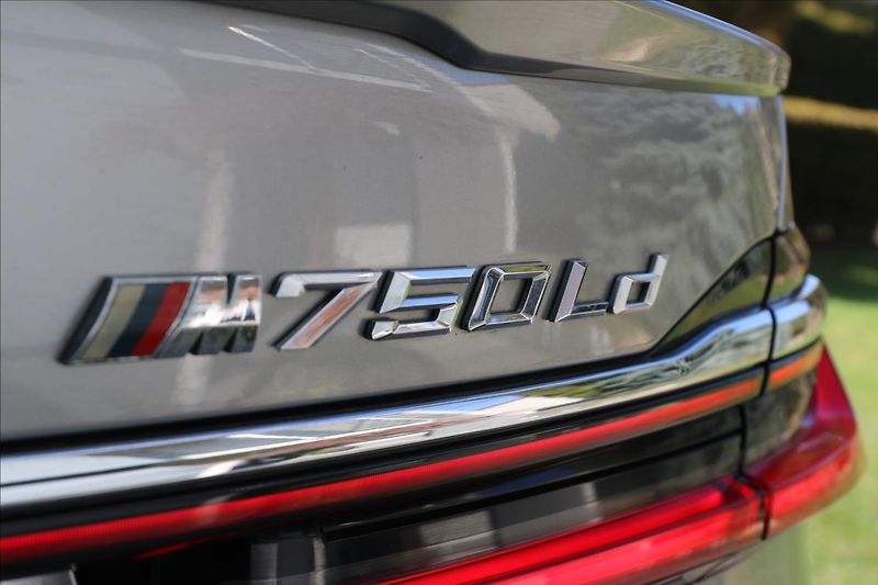 BMW Řada 7 3,0 750LD XDRIVE, ČR, DPH - fotka 19 z 74
