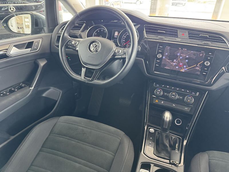 Volkswagen Touran (2020) 1,5TSi DSG 7.MÍST NAVIGACE ACC - fotka 10 z 31