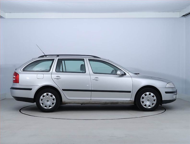 Škoda Octavia (2005) 1.9 TDI, Serv.kniha, po STK - fotka 6 z 13