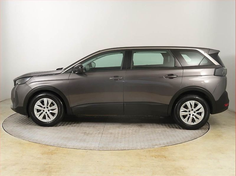 Peugeot 5008 (2022) PureTech 130 - fotka 3 z 25