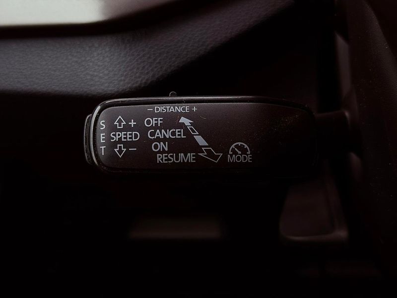 Škoda Kamiq 1.0 TSi Style DSG, Serviska - fotka 31 z 35