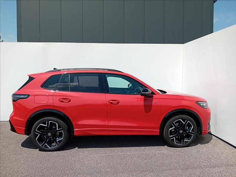Volkswagen Tiguan 2,0 TDi 142kW 7DSG 4Motion R-L - fotka 3 z 39