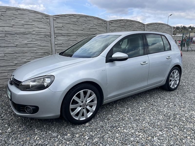 Volkswagen Golf 1.6TDi 105PS  6 HIGHLINE TOP!! - fotka 2 z 176