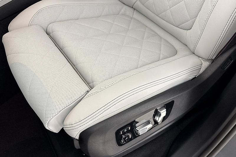 BMW X5 xDrive30d - fotka 7 z 30