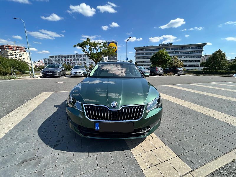 Škoda Superb (2018) - fotka 3 z 12