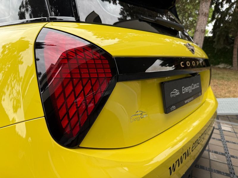 Mini Cooper SE, Hatchback, 135 kW - fotka 10 z 33