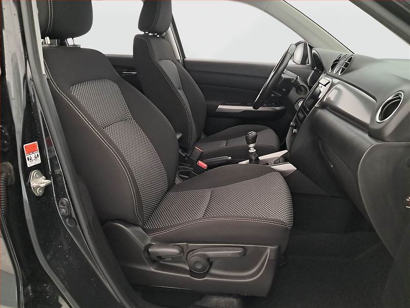 Suzuki Vitara (2022) Premium 1.4 BoosterJet, ČR - fotka 9 z 18