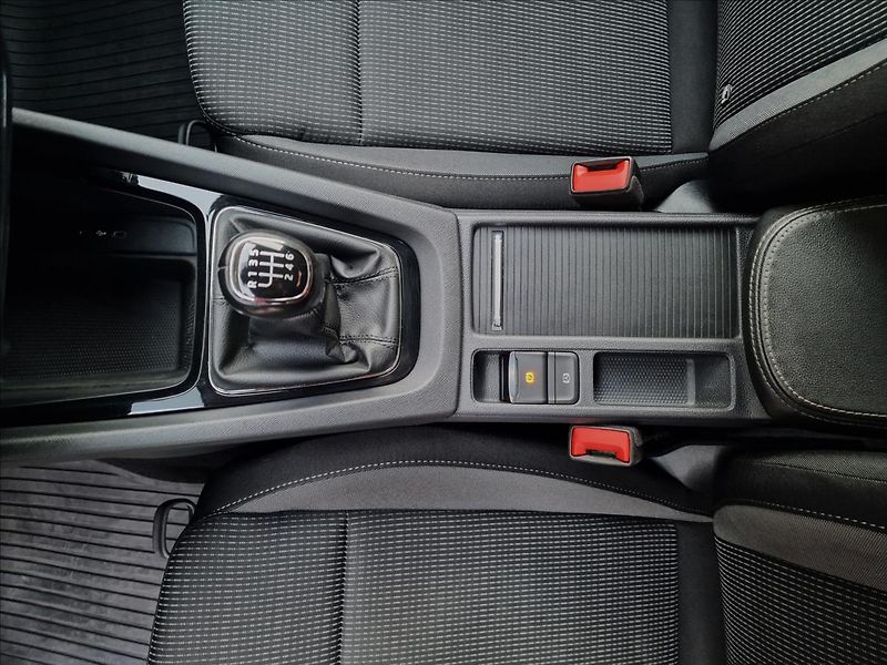 Škoda Octavia 2.0TDI Ambition,ČR,1.Majitel - fotka 36 z 50