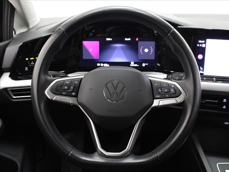 Volkswagen Golf 1,0 TSi DSG Variant 139tkm.ČR - fotka 9 z 21