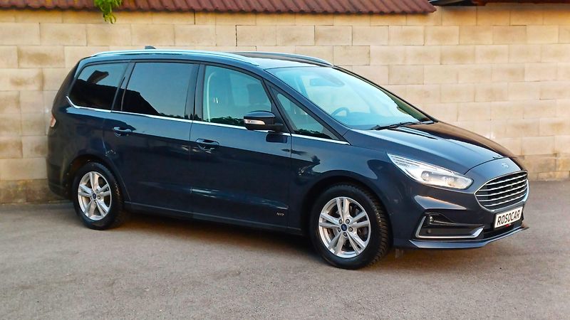 Ford Galaxy 2.0 140kW EcoBlue AWD TITANIUM - fotka 3 z 50