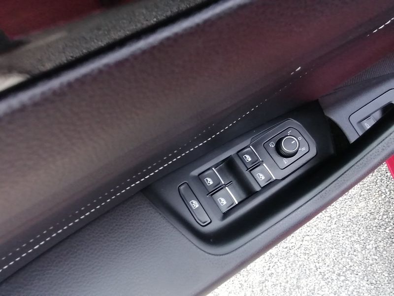 Volkswagen Arteon Shooting Brake (2021) 1.5 TSi R-LINE Manuál,Panorama - fotka 27 z 37