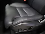 Volvo XC60 2,0 B4 AWD PLUS DARK 1. MAJ ČR - náhled 42