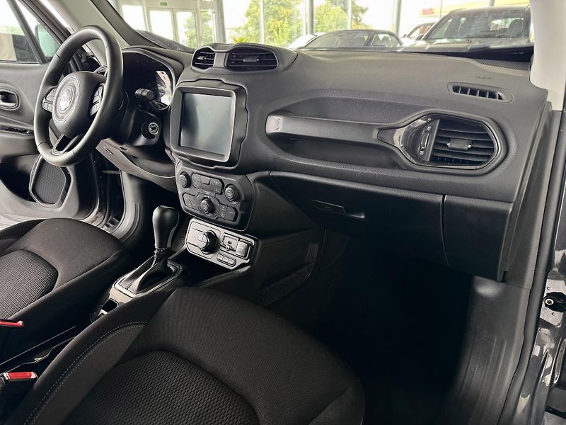 Jeep Renegade 1,3T 4xe*AWD*Distronic*DPH - fotka 13 z 36