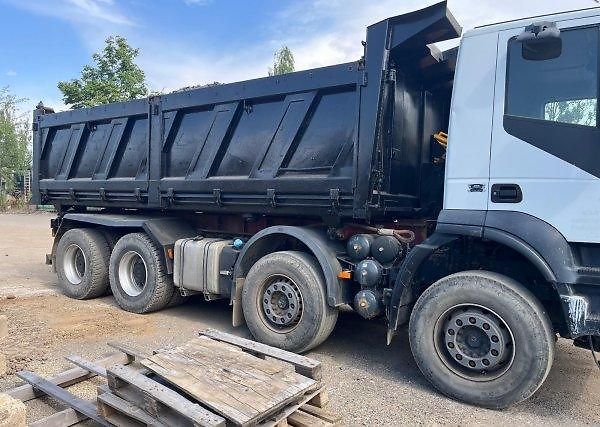 Iveco Trakker (2013) 8x4 sklápěč 40/32t Eur5 - fotka 6 z 7