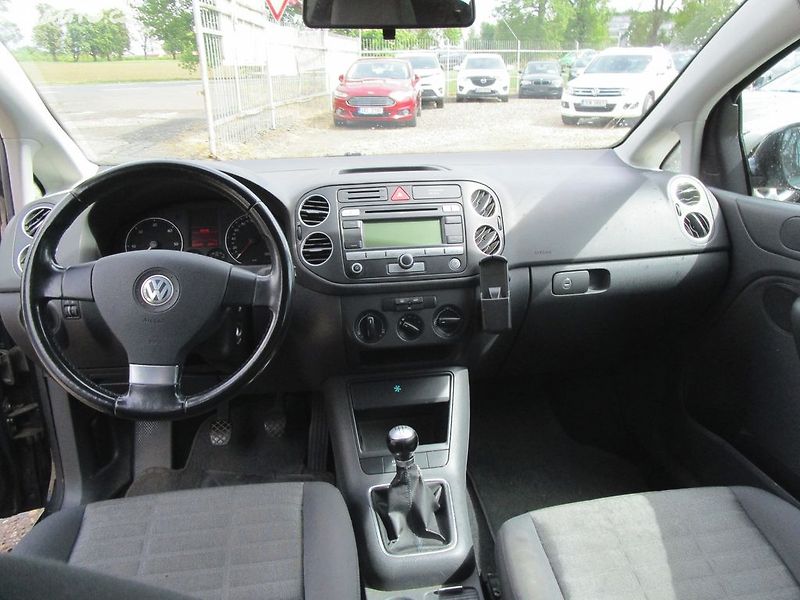 Volkswagen Golf Plus 1,9TDI - 77KW - NOVÁ STK - fotka 14 z 21