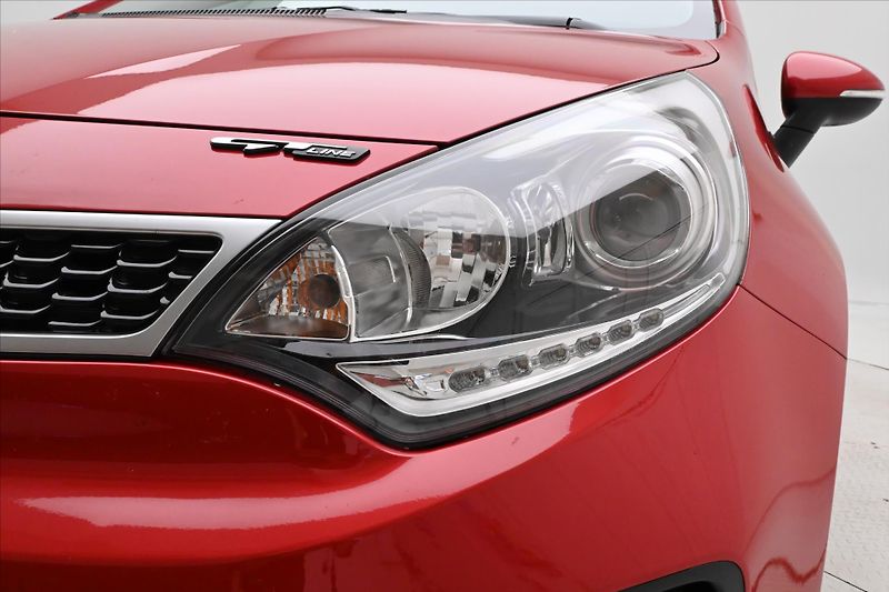 Kia Rio 1,4 CVVT 80kW KLIMA Manuál Zár - fotka 27 z 29