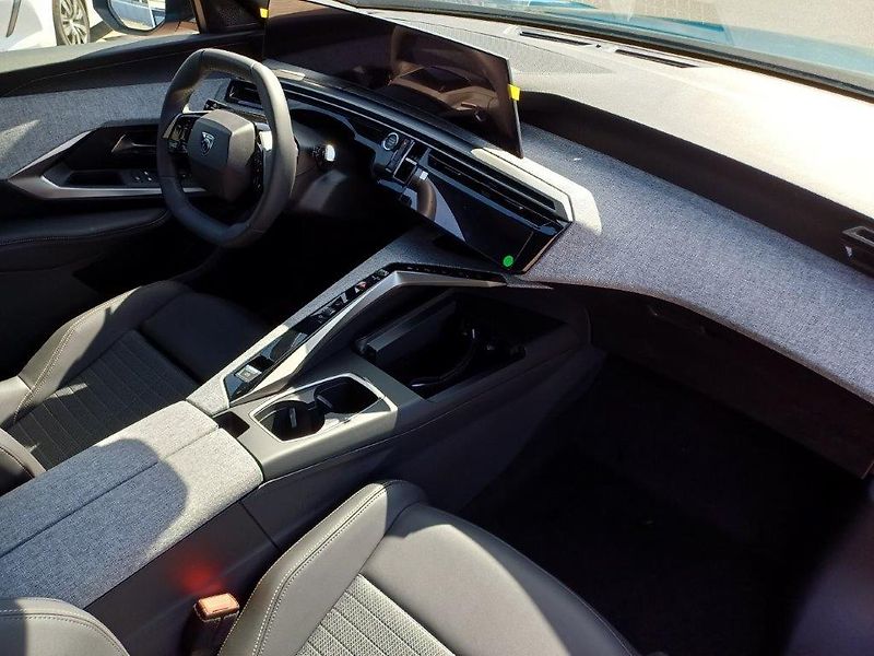 Peugeot 3008 (2026) BUSSINES  Hybrid 145 e-DCS6 - fotka 9 z 36