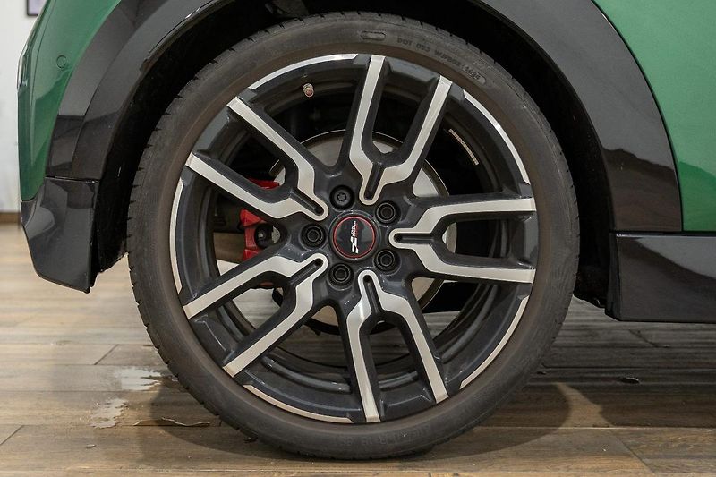 Mini Cooper JCW 2.0 170 kW - fotka 27 z 30