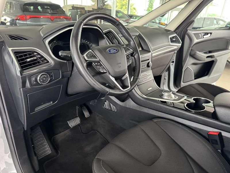 Ford S-MAX 2,0TDCi EB*140kW*AT8*Titanium - fotka 11 z 35