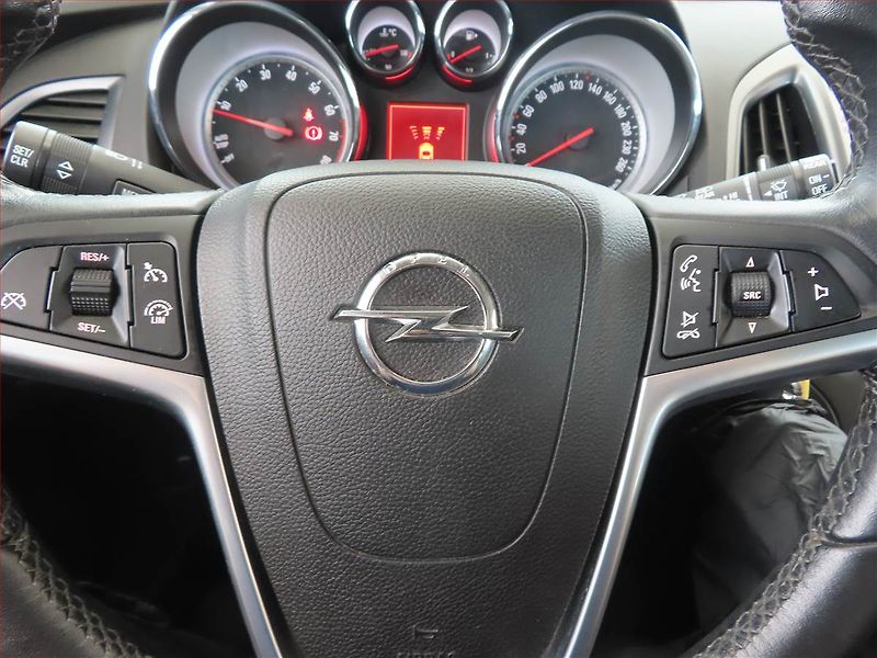 Opel Astra (2015) 1.4 T, Tempomat, Park. senzory - fotka 15 z 15