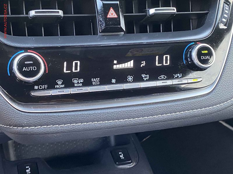 Toyota Corolla (2021) 1.8, Business, AT, LED - fotka 16 z 18