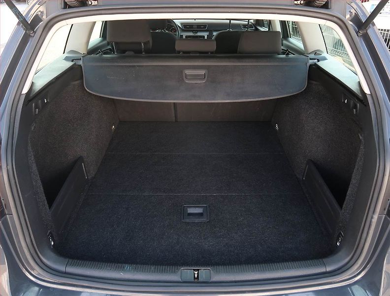 Volkswagen Passat (2012) 1.6 TDI, Tempomat - fotka 13 z 17
