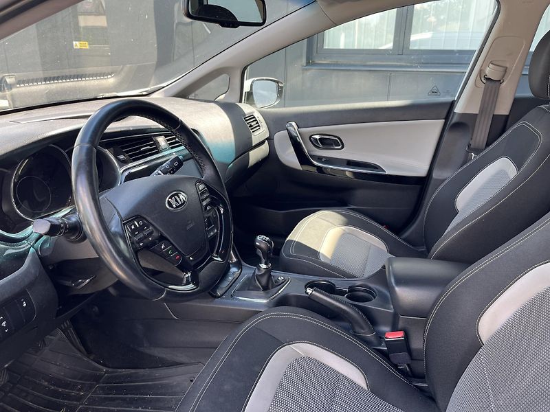 Kia Ceed Sportswagon Cool 1.6 GDI - fotka 16 z 23
