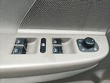 Volkswagen Golf 1,6 TDi 77KW - náhled 16