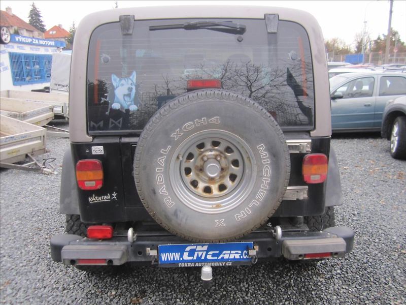Jeep Wrangler 2.5i 4x4, Hardtop - fotka 5 z 38