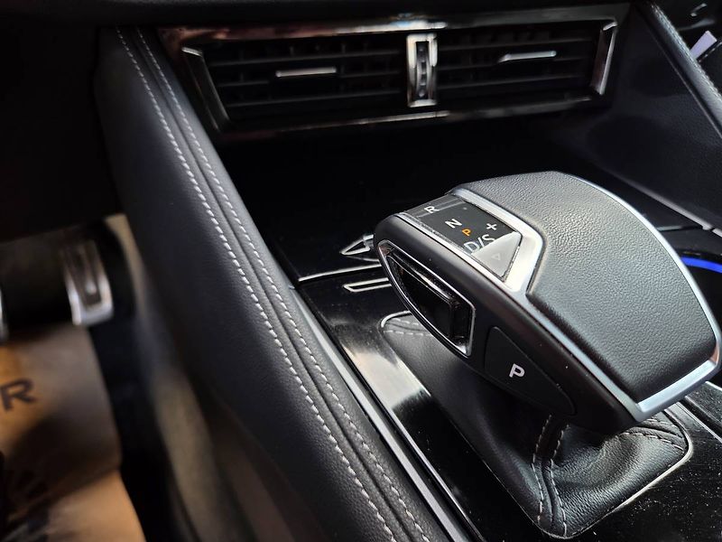 Volkswagen Touareg (2024) 3.0 TDI DSG - fotka 37 z 51