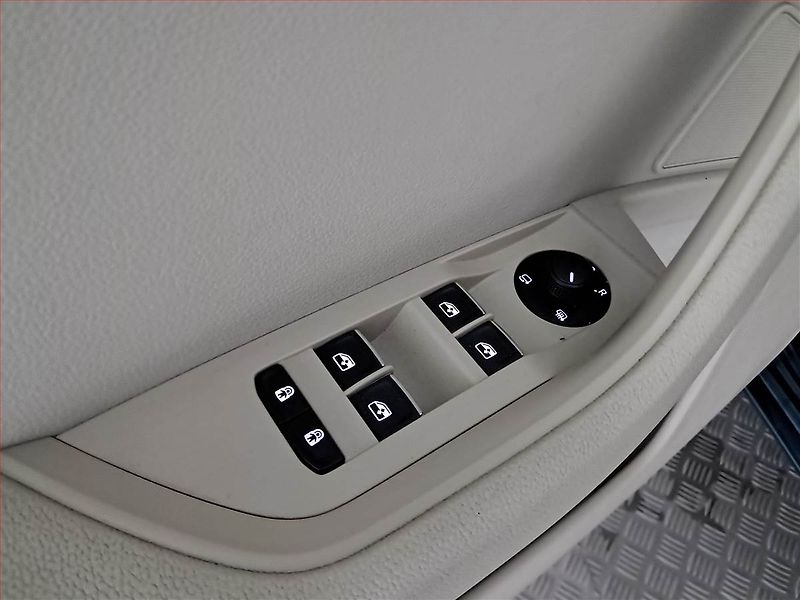 Škoda Superb (2018) 2.0 TDI, Automat, Bi-Xenony - fotka 18 z 22