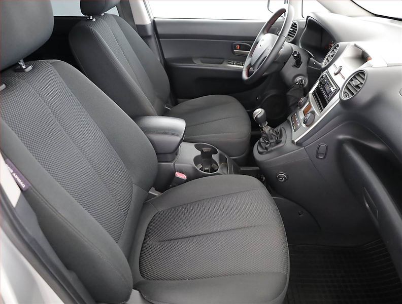 Kia Carens (2008) 2.0 CRDi, Tažné, jezdí skvěle - fotka 7 z 15