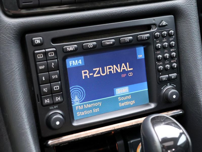 Mercedes-Benz CLK 5.4 i 255kW 55 AMG Aut. - fotka 23 z 38