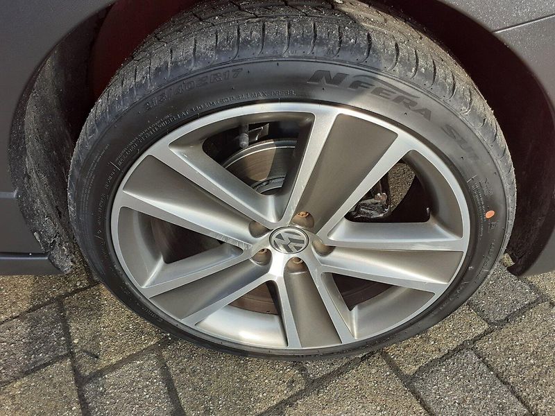 Volkswagen Polo (2012) 1.2 HTP CROSS - fotka 18 z 35