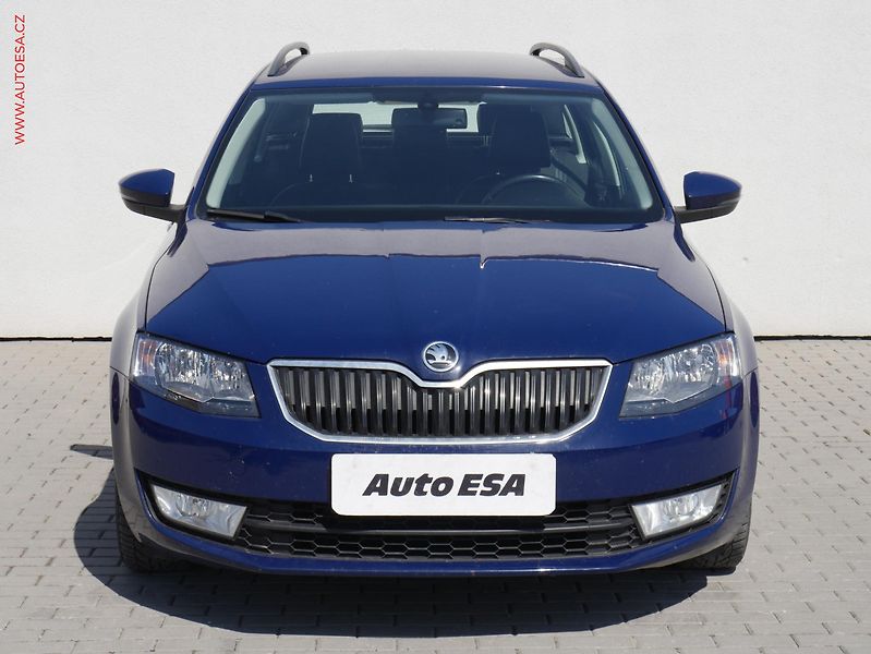 Škoda Octavia (2014) 2.0TDi, DSG, park.asist - fotka 2 z 16