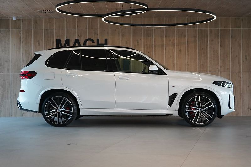 BMW X5 40d xDrive, Vzduch, Tažné, HUD - fotka 6 z 47