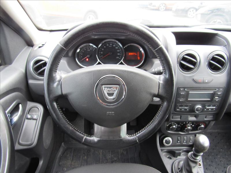 Dacia Duster 1,6 i 84kW 4x4 - fotka 12 z 25