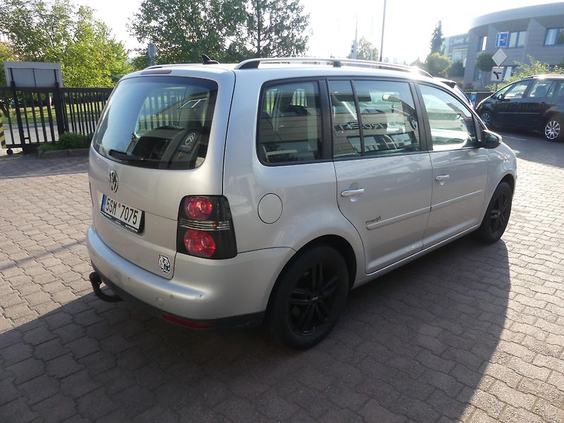 Volkswagen Touran (2010) 1,4  DSG automat - fotka 3 z 16